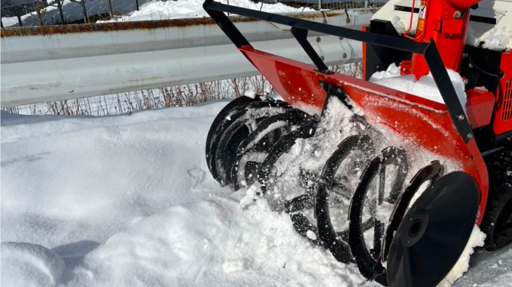 積雪したパネル